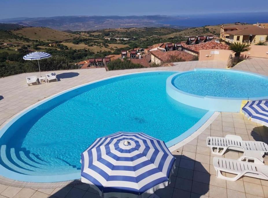 Casa Smeralda - Piscina E Vista Sul Mare! Trinita d'Agultu e Vignola Bagian luar foto